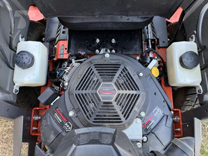 เครื่องตัดหญ้า Husqvarna Z572X รุ่นปี 2025 สำหรับใช้งานเชิงพาณิชย์ แบบ Zero Turn กำลัง 31 แรงม้า ขนาด 72 นิ้ว พร้อมแท่นตัดแบบ Fabricated Deck ระบบขับเคลื่อน Hydro-Gear ZT5400 สำหรับมืออาชีพ มีขายแล้ว - Product Image 4