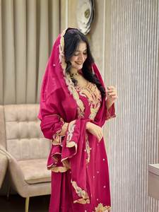 Ensemble de salwar kameez brodé élégant avec dupatta pour les tenues de fête - Product Image 2