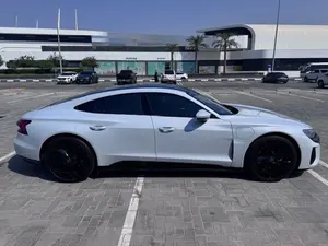 AUDI ETR0N GT QUATTR0 2023 USADO, Volante a la Izquierda/Derecha - Product Image 3