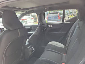 Volvo XC40 B5 Plus 2023 Impecable con Tema Oscuro - Product Image 5