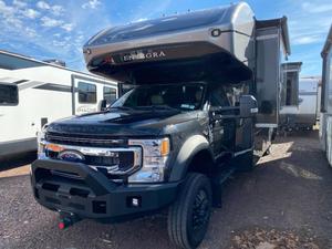 COMPRE Autocaravana E-n-t-e-g-r-a C-o-a-c-h Accolade XT 35L 2023 Usada, Lista para la Venta - Product Image 5