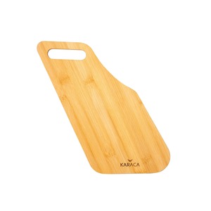 Tabla de cortar clásica de madera con construcción ecológica y superficie lisa para agregar encanto rústico y practicidad - Product Image 1