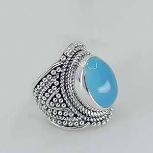 Anillo de Plata de Ley 925 Hecho a Mano por Navya Craft, con Piedra de Nacimiento de Marzo, Estilo Boho, Calcedonia, Joyería de Plata con Talla de Anillo Personalizada en EE. UU. - Product Image 3