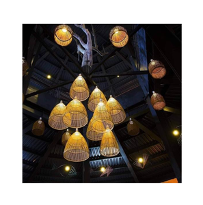 Lámpara de bambú duradera para decorar el espacio Interior de restaurantes y hoteles, hecha a mano en Vietnam - Product Image 1