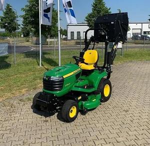 Tondeuse autoportée industrielle John Deere X950R diesel 4 temps avec hauteur de coupe de 50 mm et bac de ramassage - Product Image 1