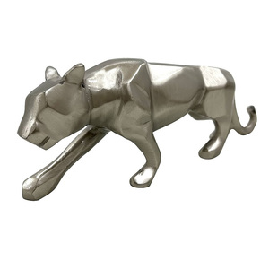 Escultura de tigre de aluminio plateado Artesanía Artware Artesanías - Product Image 1