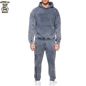 Ensembles de survêtements vintage à faible MOQ, personnalisables pour la vente en gros de vêtements de sport, d'entraînement, de course et d'exercice - Product Image 1