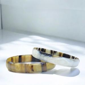 Bracelets en corne de buffle naturelle, fabrication artisanale de bijoux en corne de buffle - Product Image 6