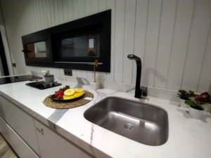 Moderno 40m2 portátil de acero Modular Lodge Durable resistente a la intemperie aislado casa de vacaciones prefabricada Stacaravan para Reino Unido y Holanda - Product Image 4