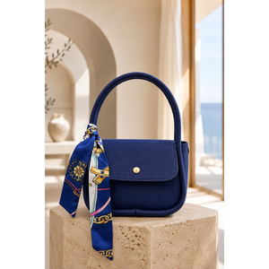 Mini sac à main bleu marine avec détail foulard imprimé - Product Image 1