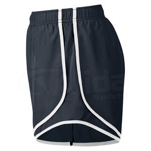 Short de course respirant confortable pour femme avec décoration à motif et bouton pour un style de vie actif - Product Image 2