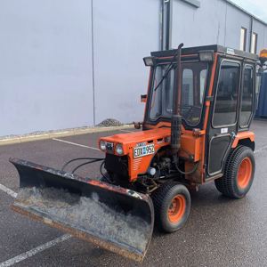 สำหรับรถแทรกเตอร์ล้อคู่ Kubota B7100 ขับเคลื่อน 4 ล้อ 70/90/100 แรงม้า เครื่องยนต์มิตซูบิชิ เกียร์อัตโนมัติ พร้อมชุดเกียร์และปั๊มสำหรับการเกษตร - Product Image 1