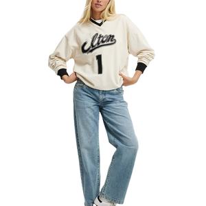 เสื้อสเวตเชิ้ตผู้หญิง แขนยาว คอวี ทรงหลวม พิมพ์ลายตามสั่ง ปักตัวอักษร สไตล์ลำลอง - Product Image 1