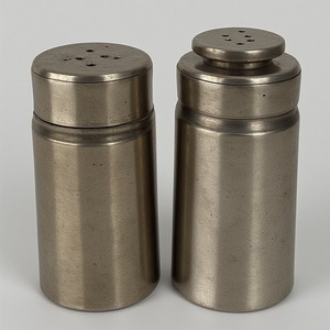 Molinillo de sal y pimienta de acero inoxidable hecho a mano con tapa de latón adornado Artesano hecho a mano diseñado para Decoración - Product Image 5