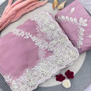 ชุดส่าหรีสีชมพูผ้าชีฟองเนื้อนุ่มพรีเมียมสำหรับผู้หญิงชุดออกงานปาร์ตี้งานแต่งเทศกาลดิวาลีพิเศษ - Product Image 1