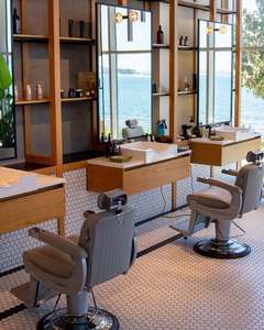 Fauteuil de Barbier Moderne et Durable en Similicuir avec Base Hydraulique Réglable en Hauteur – Mobilier de Salon de Beauté à Usage Commercial pour Barbier - Product Image 1