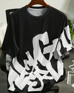 เสื้อยืดแขนสั้นลายตัวอักษรของผู้ชาย3D สบายและระบายอากาศเหมาะสำหรับถนนประจำวันของผู้ชายลำลองแขนสั้น - Product Image 1