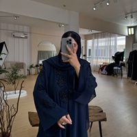 Abaya de Dubaï élégante en soie noire foncée, faite main, anti-plis, à manches longues, vêtement islamique pour femme, mode modeste, haute couture