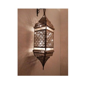 Linterna de metal hecha a mano para decoración de sala de estar, perfecta para exhibición de velas y decoración de iluminación ambiental cálida - Product Image 5