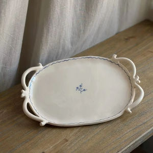 Plateau de service en céramique polyvalent pour les réunions de famille de l'Aïd avec une belle présentation d'aliments traditionnels et de desserts - Product Image 1