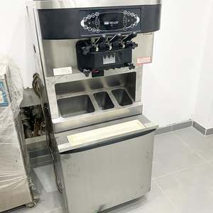 เครื่องทำไอศกรีมซอฟต์เสิร์ฟแบบตั้งพื้นยี่ห้อเทย์เลอร์ สำหรับร้านอาหารและร้านขนมหวาน - Product Image 1