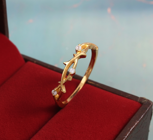 Anillo de banda fina CZ blanca de Plata de Ley 925 chapado en oro - Product Image 3