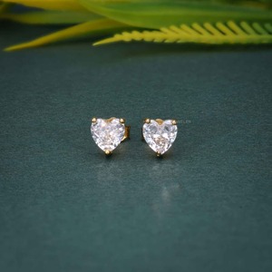 Premium Quality <b>Heart</b> Shape IGI Certified VVS Lab Grown Diamond <b>Earring</b> Studs With 14k <b>Gold</b> Fine Jewelry At Low Price - Product Image 1