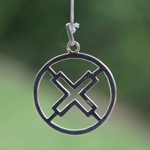 Colgante redondo de plata de ley con icono cruzado Idea de regalo de Plata de Ley 925 PARA TODOS Precio de fábrica Joyería al por mayor - Product Image 3