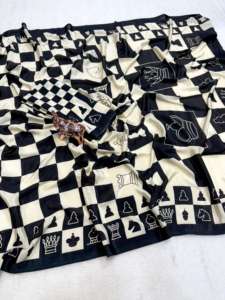 ผ้าซิ่นซาตินไหมสำหรับผู้หญิง พร้อมผ้าปาลูและเสื้อคลุม งานปาร์ตี้ ดีไซน์หรู ผลิตในอินเดีย มีสินค้าพร้อมส่ง - Product Image 3