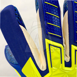 ถุงมือผู้รักษาประตูขนาดมาตรฐาน - Product Image 6