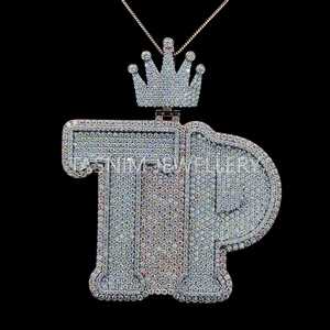 จี้เพชรโมอิสซาไนต์ VVS เงินแท้ 925 ชุบทอง 10K แบบ Cuban Link สไตล์คริสเตียนฮิปฮอป คุณภาพดีที่สุด สำหรับทุกเพศ พร้อมตัวล็อคแบบตัวอักษรสั่งทำได้ - Product Image 1