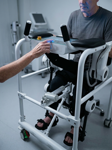 Exosquelette robotisé de rééducation pour les membres inférieurs, entraîneur de marche motorisé pour la thérapie de récupération de la marche en cas d'hémiplégie - Product Image 3