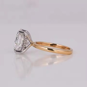 Elegante conjunto de banda de oro clásica con anillo de compromiso de plata 925 de diamante de moissanita de corte ovalado para fiestas de boda o regalos - Product Image 2