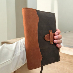 Couverture de carnet personnalisée en cuir Crazy Horse A5, journal rechargeable, organiseur bicolore avec porte-cartes et insert personnalisé - Product Image 4