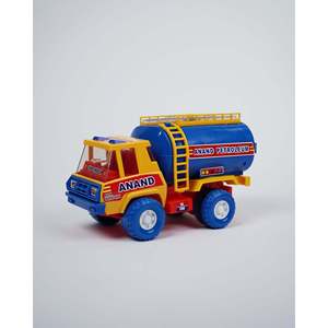 Camión de Juguete de Fricción ANAND, Camión Cisterna de Plástico con Almacenamiento Oculto, Vehículo de Juguete Funcional - Product Image 1