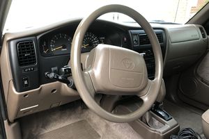 TOYOTA TACOMA SR5 XTRACAB 4X4 D'OCCASION (LHD/RHD) 1999 - Product Image 4