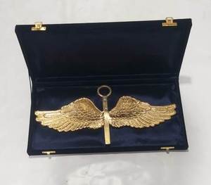 ของตกแต่งแขวนปีกสีทองสไตล์โบราณกล่องกำมะหยี่ทาสีธีมความรักสำหรับห้องนั่งเล่นห้องน้ำสำนักงานงานฝีมือโลหะ - Product Image 1