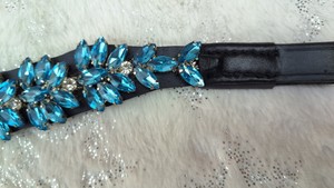 Fronture de cheval artisanale en cristal bleu, ornée de strass de luxe, pour le dressage équestre - Product Image 4