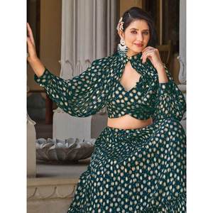 Ensemble de jupe et haut court en georgette avec travail de feuille d'or vert époustouflant, col asymétrique, veste taille XL, coupe ample, longueur genou, pour club - Product Image 2