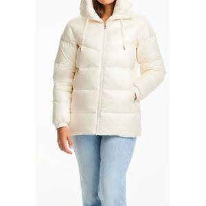 Wholesale Custom Women Puffer Jackets Casual Windproof Puffer Down Jacket Custom Breathable Design Padded Zip Up Women Jackets - Product Image 6