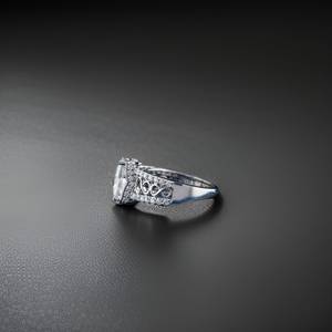 Anillo de Moissanita con Corte Radiante, Plata de Ley 925, Estilo Art Deco, Diamante con Halo Oculto, Joyería Fina para Ella, Fabricante Mayorista - Product Image 2