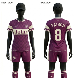 Uniforme de Fútbol Femenino Premium, Tela de Poliéster Transpirable de 180 GSM, Diseño de Panel Degradado Rojo, Sublimación, Logotipo Personalizado - Product Image 5