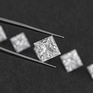 IGI certifié 2 carats diamant naturel cultivé en laboratoire VS1 taille princesse bijoux de créateur de luxe de haute qualité pour les femmes - Product Image 2