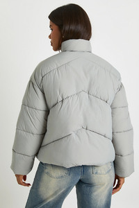 Venta al por mayor de moda para mujer, Chaqueta corta acolchada corta gris claro, abrigo cálido de invierno de nailon, chaqueta de abrigo con logotipo personalizado para mujer - Product Image 2