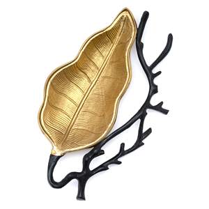 Bandeja para servir alimentos decorativa de aluminio de diseño moderno hecha a mano con mango atractivo para decoración del hogar y hogares - Product Image 1