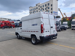 Nouveau <span class=keywords><strong>camion</strong></span> <span class=keywords><strong>frigorifique</strong></span> diesel manuel Eveco à essieu court et toit surélevé - Product Image 4