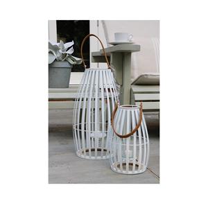 Farol de Hierro Tradicional que Ofrece una Estética Inspirada en la Herencia, Ideal para Eventos Culturales con Iluminación Cálida y Suave - Product Image 1