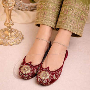 Calzado Khussa para Mujer, Color Sólido, Alta Calidad, Diseño Moderno, Tela Estampada, Antideslizante, Hecho a Mano, Venta Directa de Fábrica, Hecho en Pakistán - Product Image 3