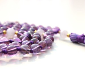 Venta caliente 108 anudado Mala cuentas hechas a mano artista indio Pulsera amatista piedra lunar Yoga joyería collar de perlas - Product Image 6