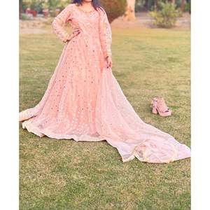 Elegante Vestido de Noche Rosa Claro Tipo Bola, Talla XS, Mangas Cortas, Cintura Imperio, Estilo Sencillo, Largo hasta el Suelo con Abertura - Product Image 2